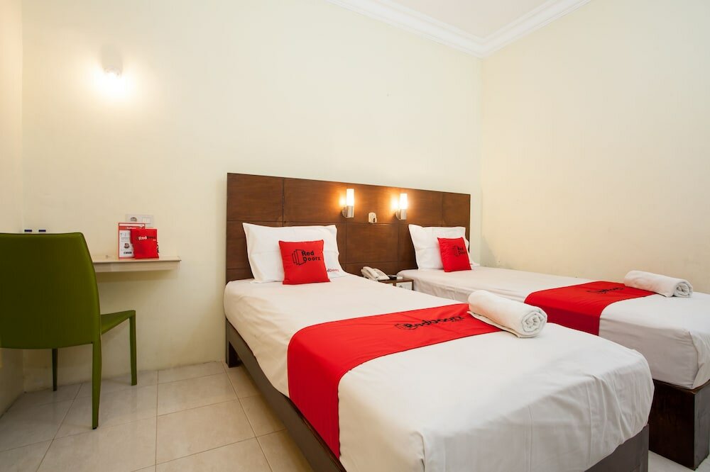 Фото RedDoorz near Marvell City Mall