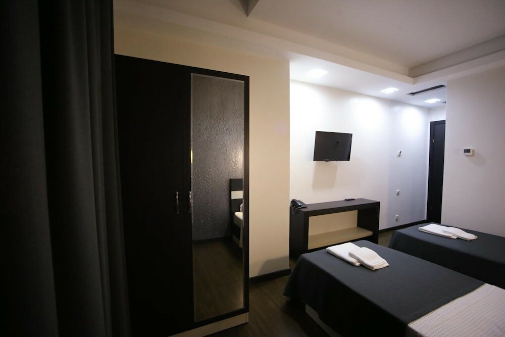 Фото Отель West Tower