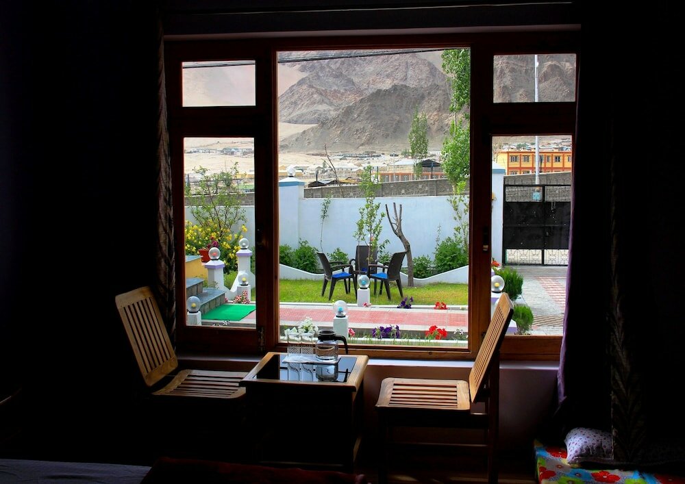 Фото Hotel Jeevanam Villa