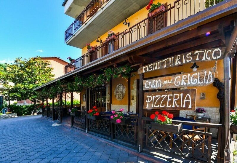 Гостиница Hotel Cascia Ristorante