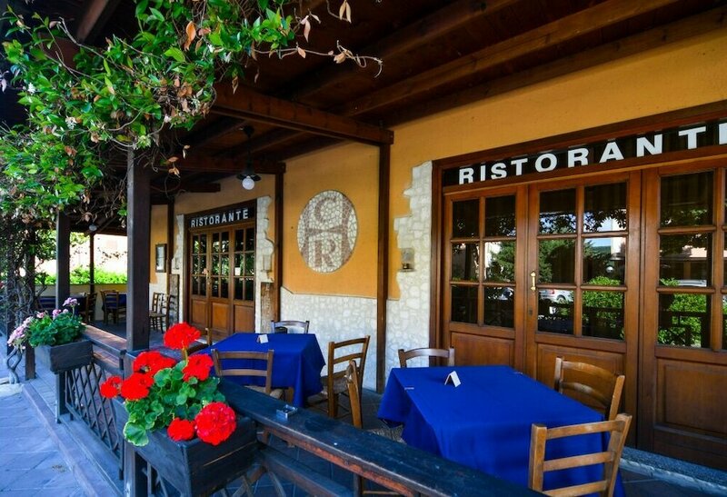 Гостиница Hotel Cascia Ristorante