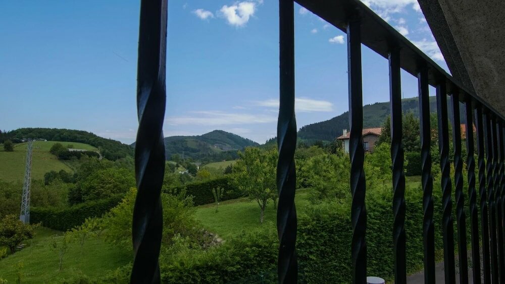 Фото Tolare Berri