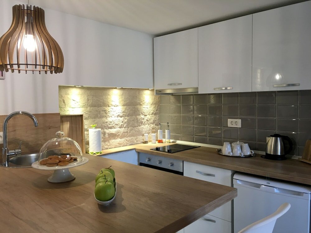 Фото Central Split Apartments and Rooms Paese