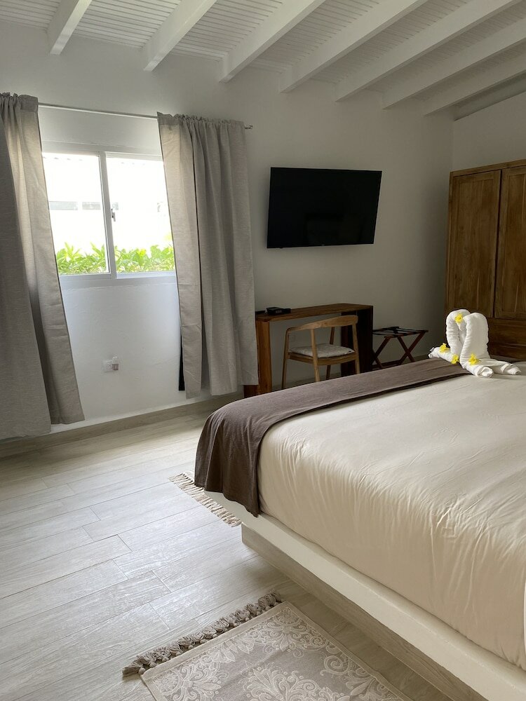 Фото Movida Inn Aruba