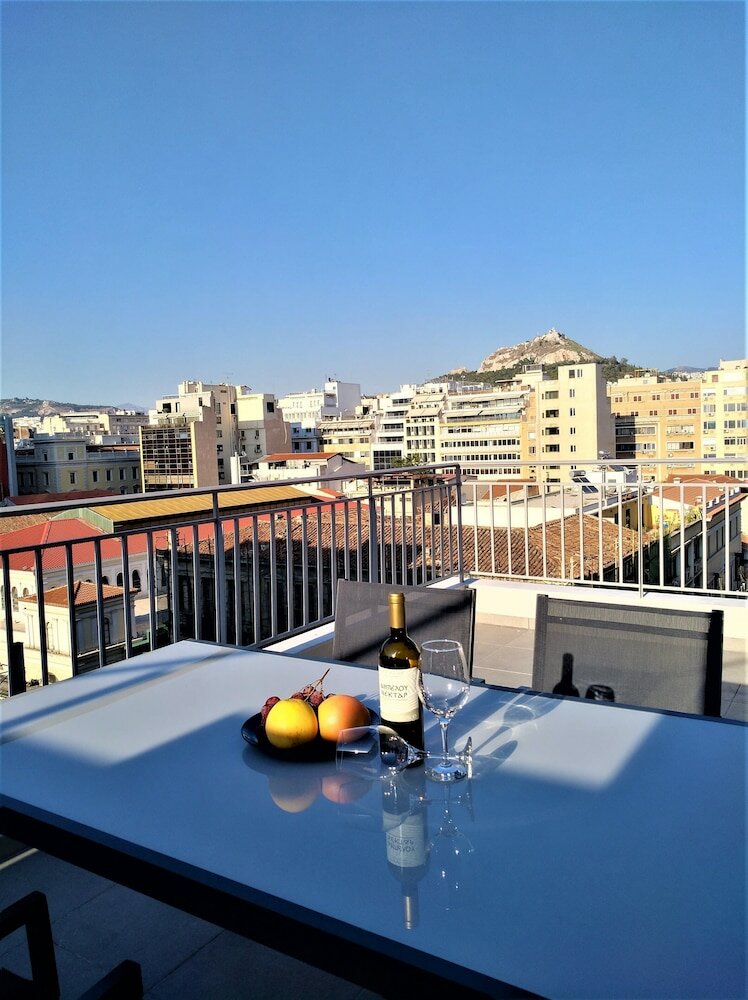 Фото More Athens Apartment