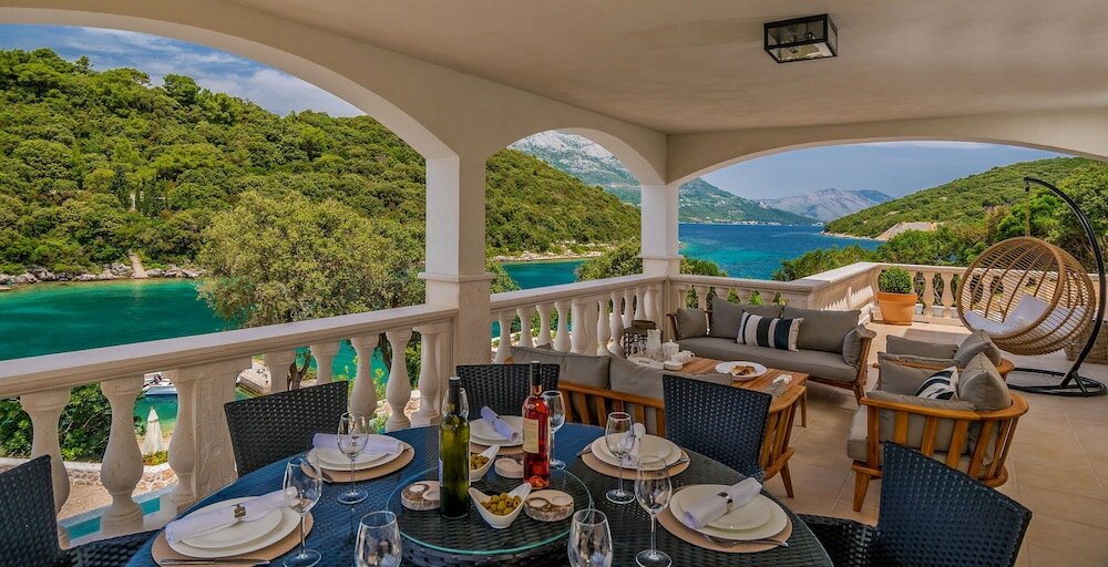 Фото Beachfront Villa Feodora Grande