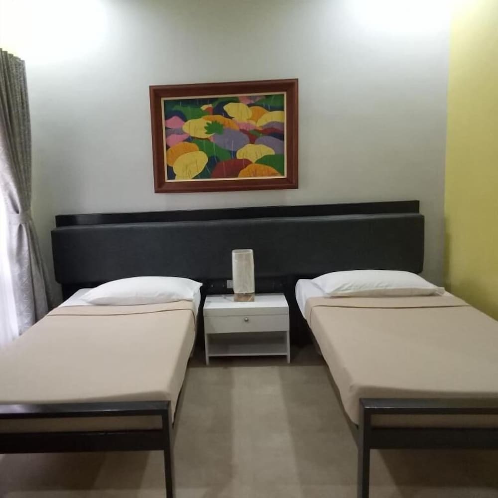 Фото The Royale House Travel Inn and Dormitel