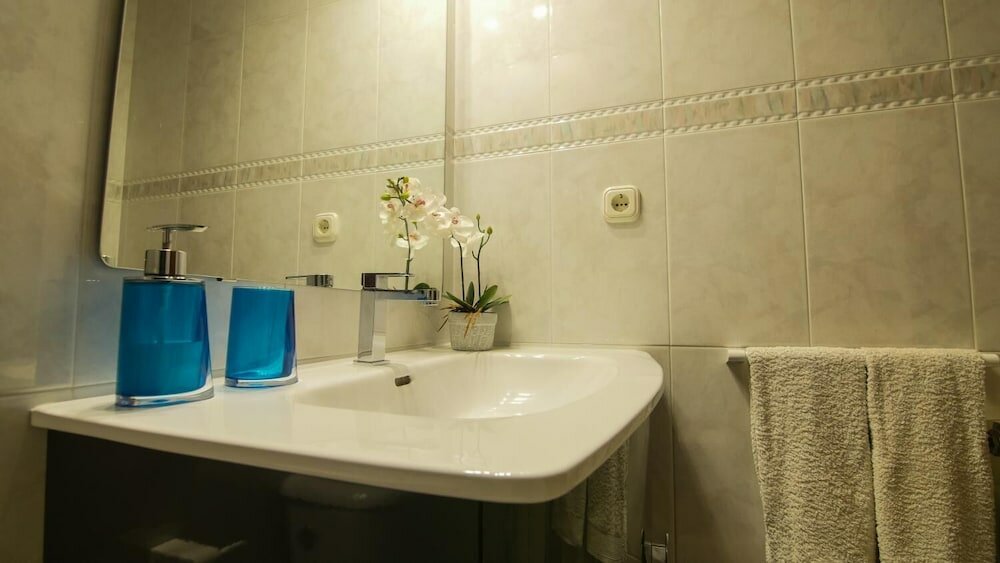 Фото Tolare Berri