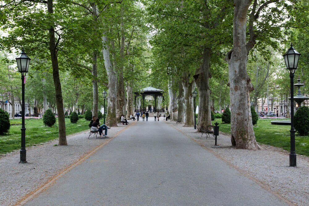 Фото отеля 1