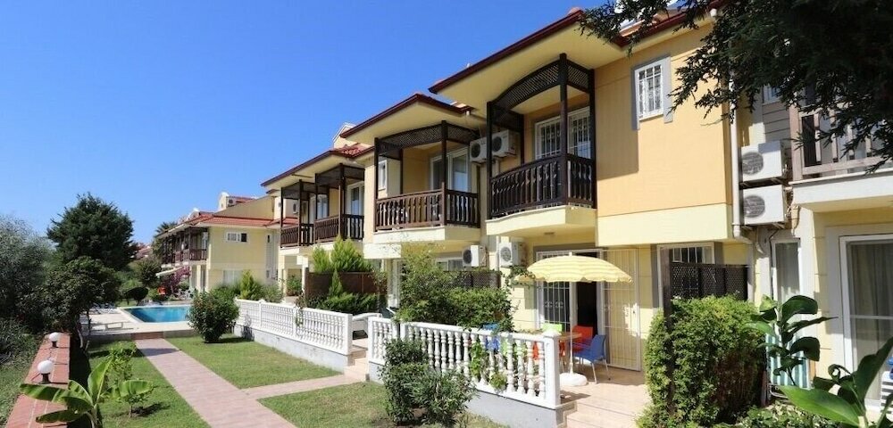 Фото Villa Th18 by JoyLettings