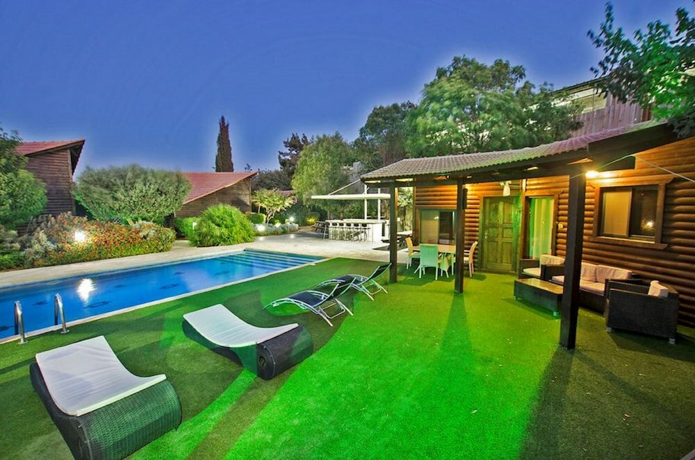 Фото A different little place