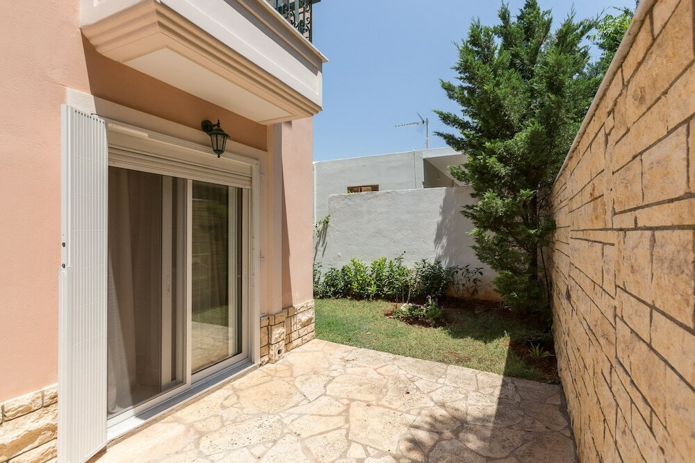 Фото New Stylish Apartment with Sea View