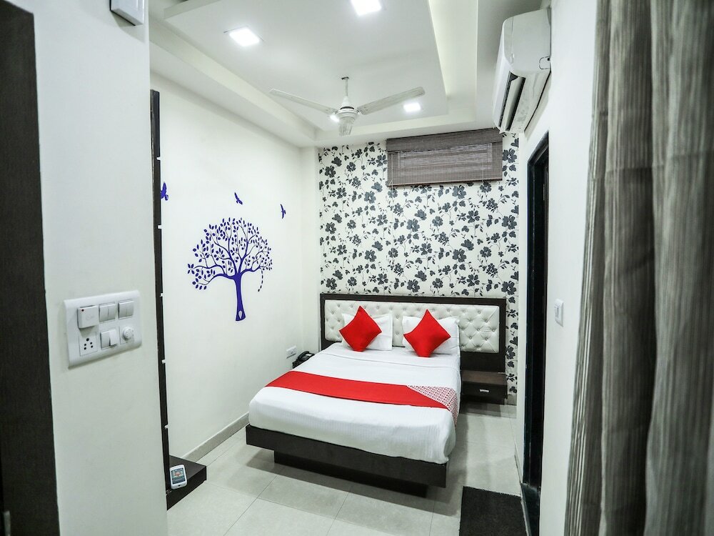 Фото Oyo 3301 Maya International