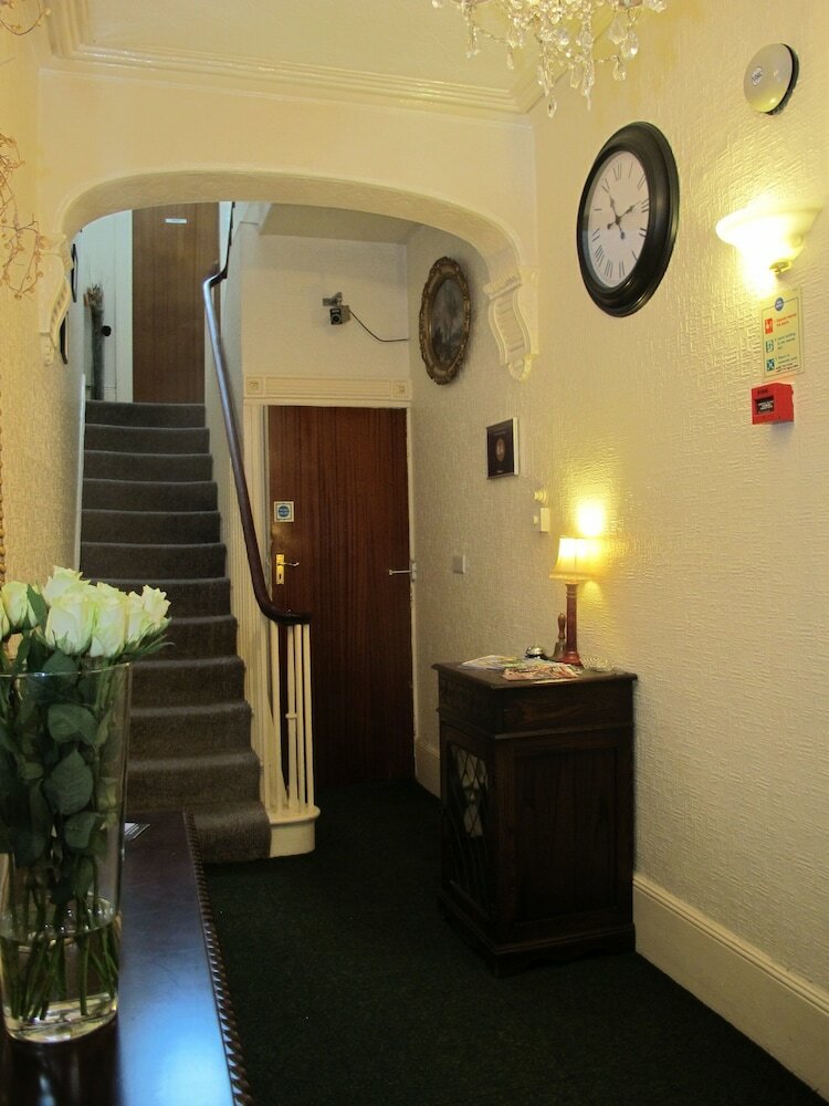 Фото St Martin's Guest House