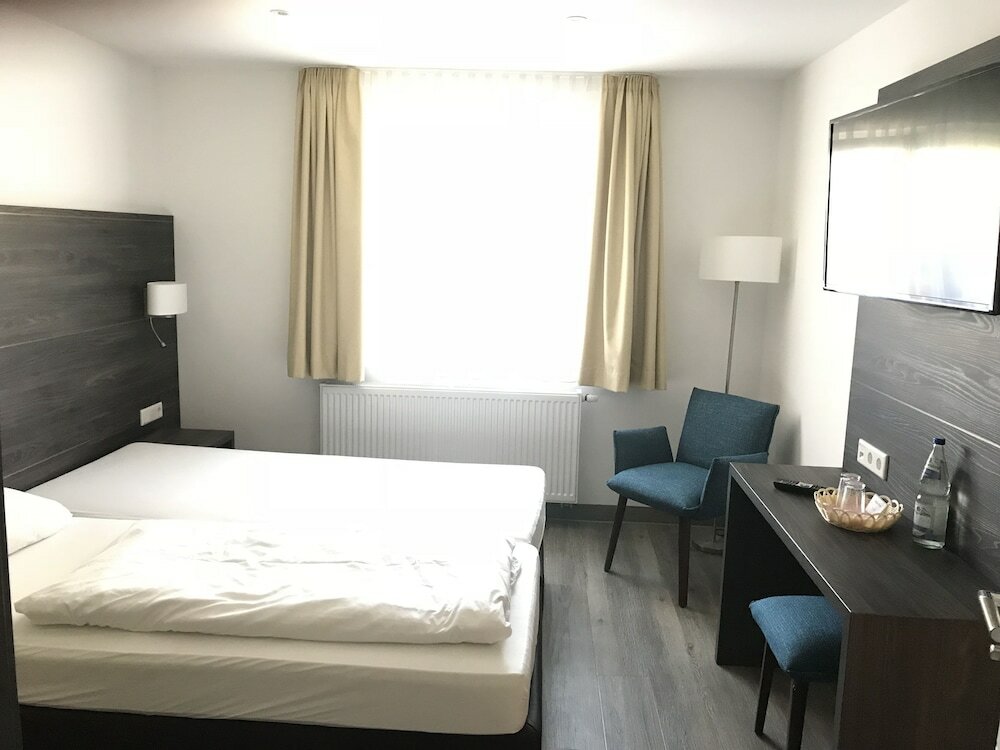 Фото Hotel-Pension Marienhof