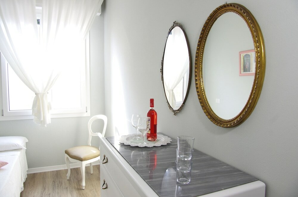 Фото B & B La Cornice - Gina Room With Bathroom and Private Terrace