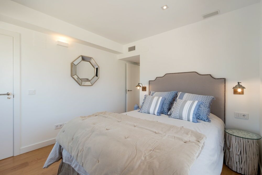 Фото Chezmoihomes Plaza Nueva Premium