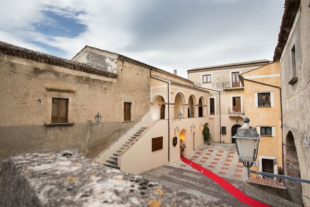 Фото Castello di Altomonte