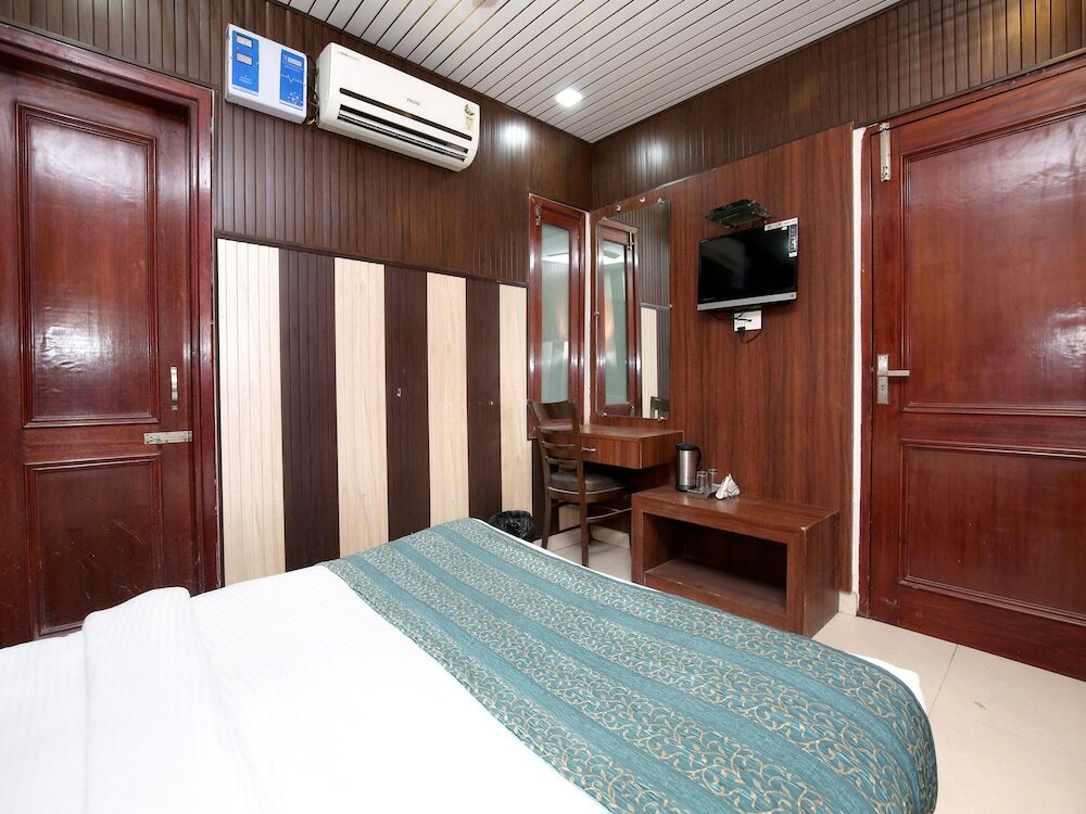 Фото Oyo 14515 Hotel Paras Regency