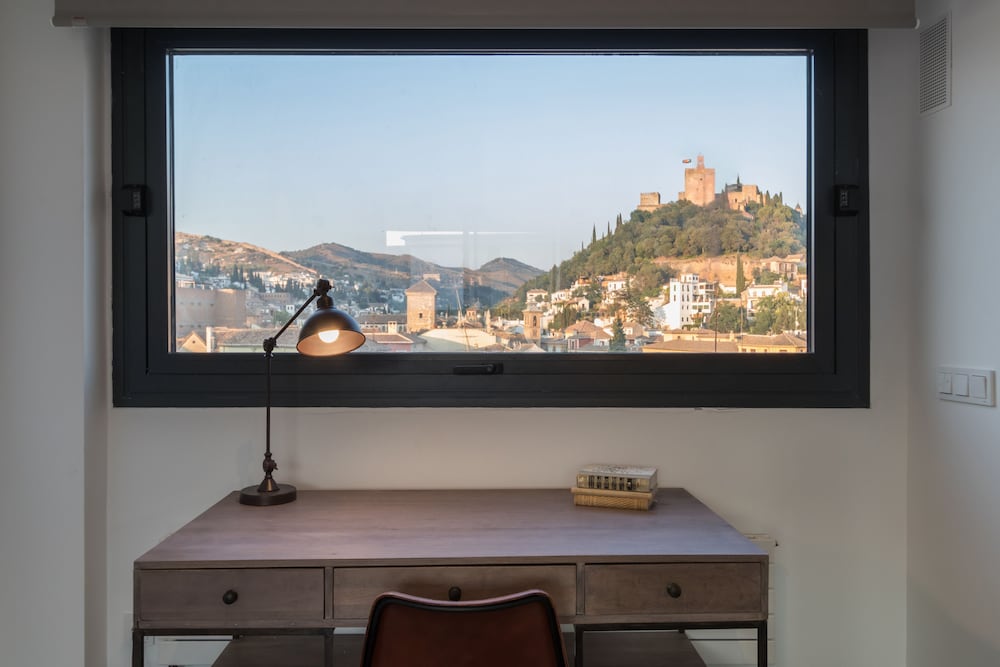 Фото Chezmoihomes Plaza Nueva Premium