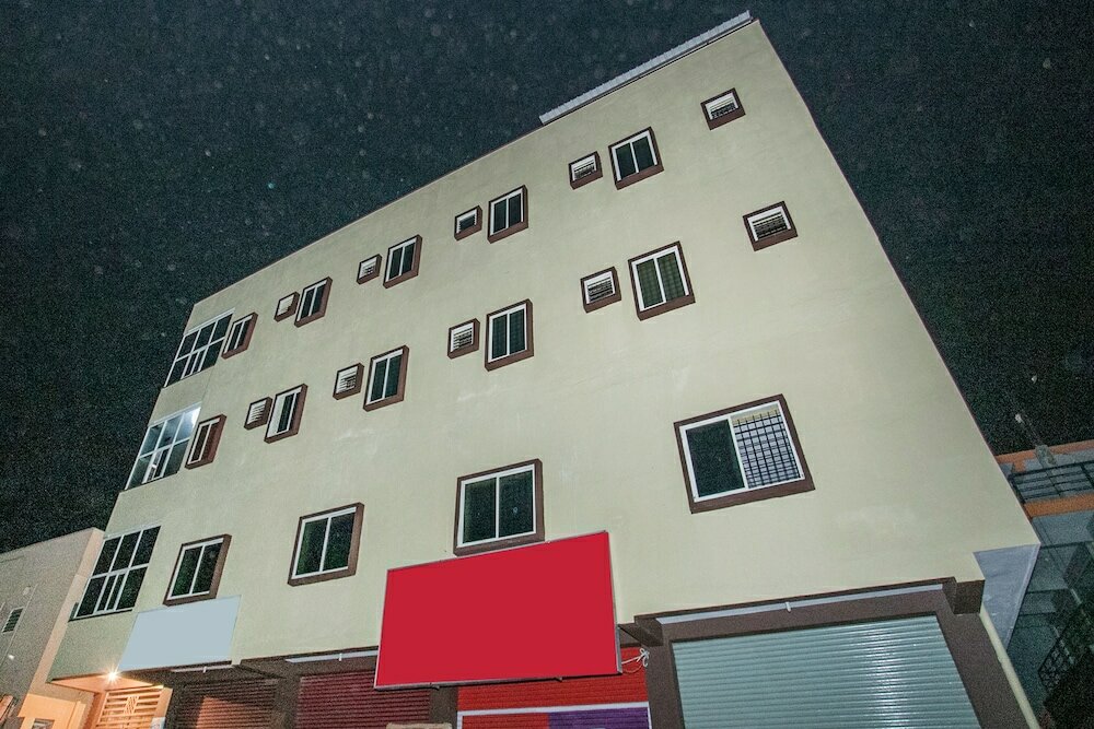 Фото Oyo 12840 Sri Guru Residency