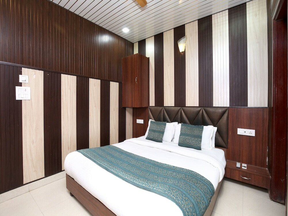 Фото Oyo 14515 Hotel Paras Regency