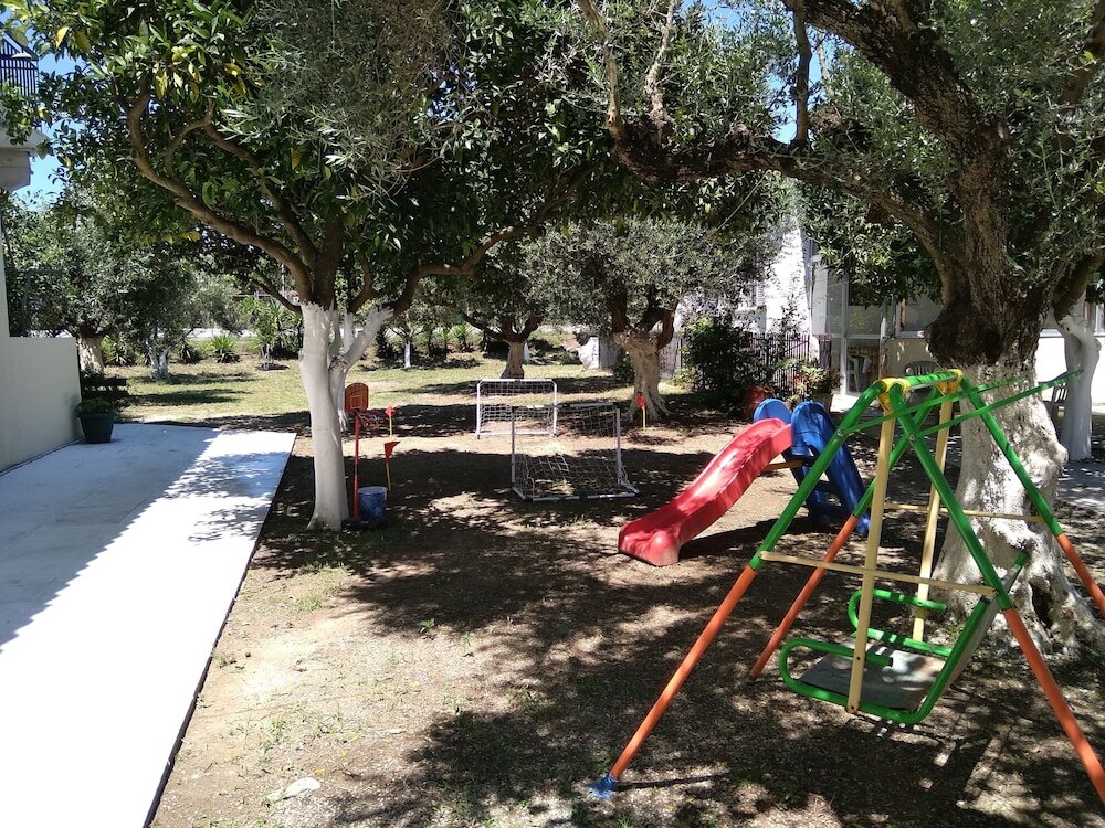 Фото Sarantakis Apartments