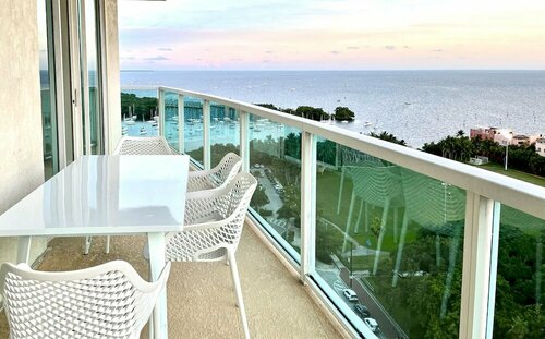 Гостиница Miami Vacation Rentals - Coconut Grove в Майами