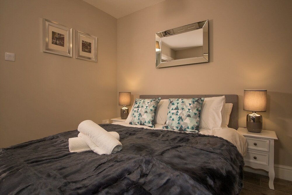 Фото Lord Raglan House