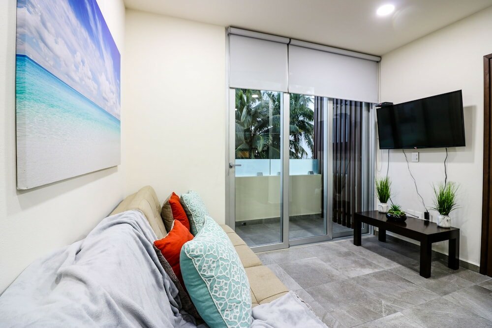 Фото The Furlough Fur202