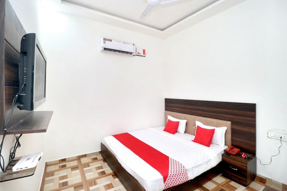 Фото Oyo 16379 Hotel LivInn Hub