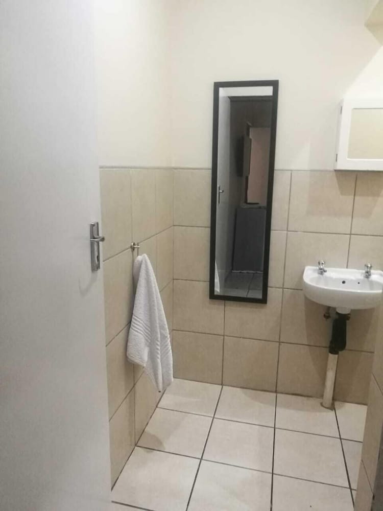 Фото Chancellor's Court Brooklyn Guest House