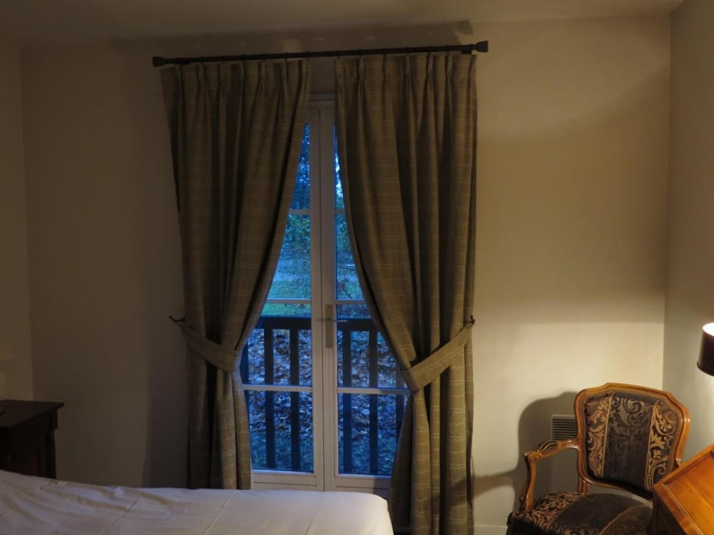 Фото Hostellerie Du Royal Lieu