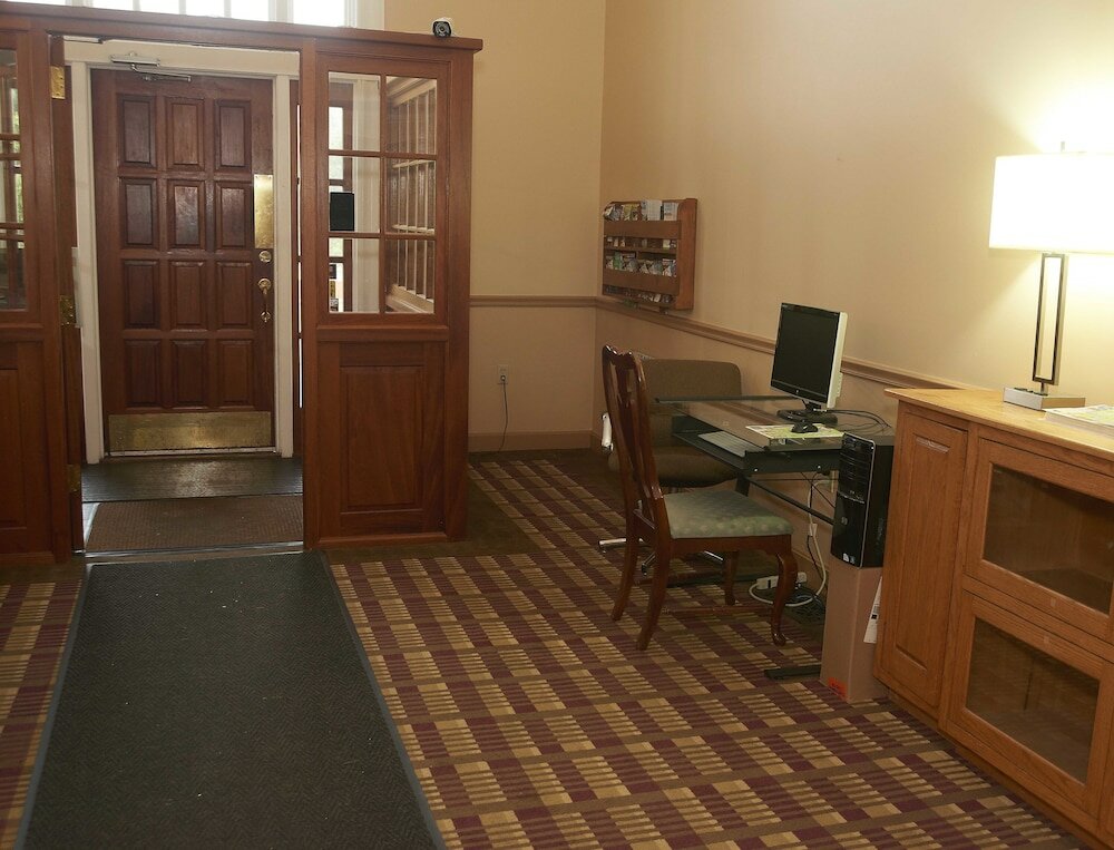 Фото Hollow Inn and Motel