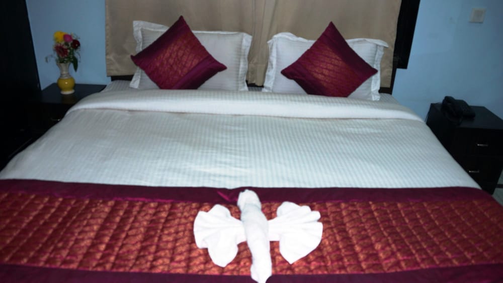 Фото Maxfort Service Apartment