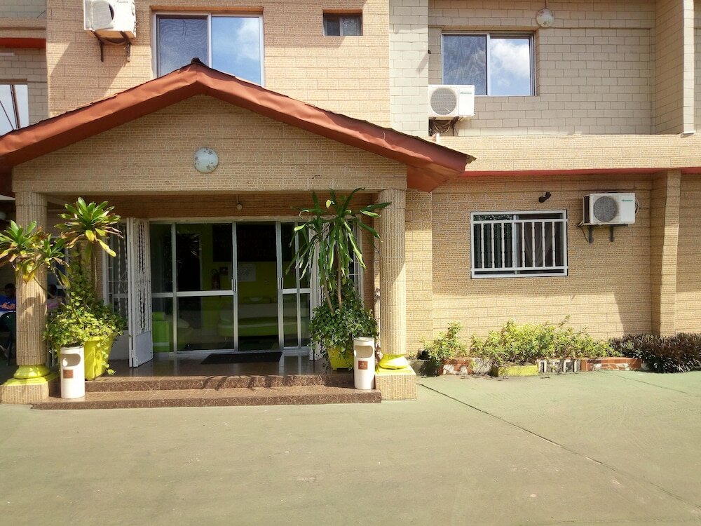 Фото Zambezi Inn Hotel