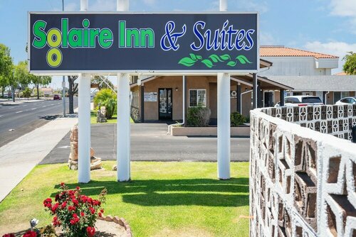 Гостиница Solaire Inn & Suites в Санта-Марии