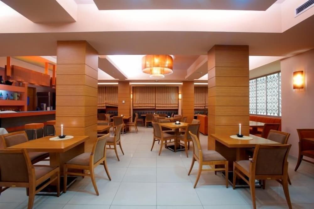 Фото Pefka Hotel