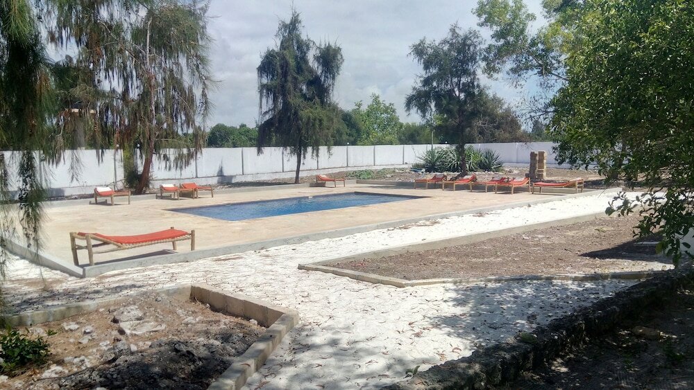 Фото Twisted Palms Lodge & Restaurant