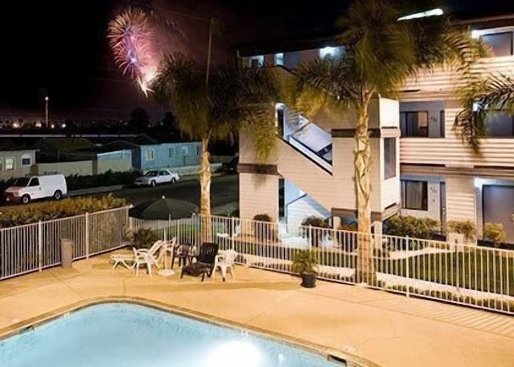 Фото Heritage Inn San Diego