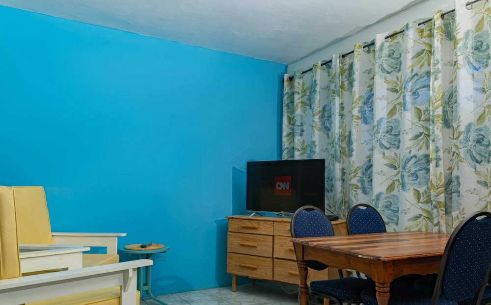 Фото The Yellow Bird