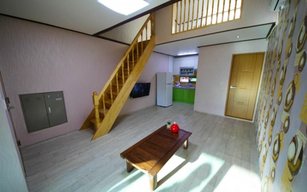 Фото Suncheon Bay Baramuieondeok Pension