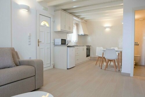 Гостиница Gervi Suites в Фире