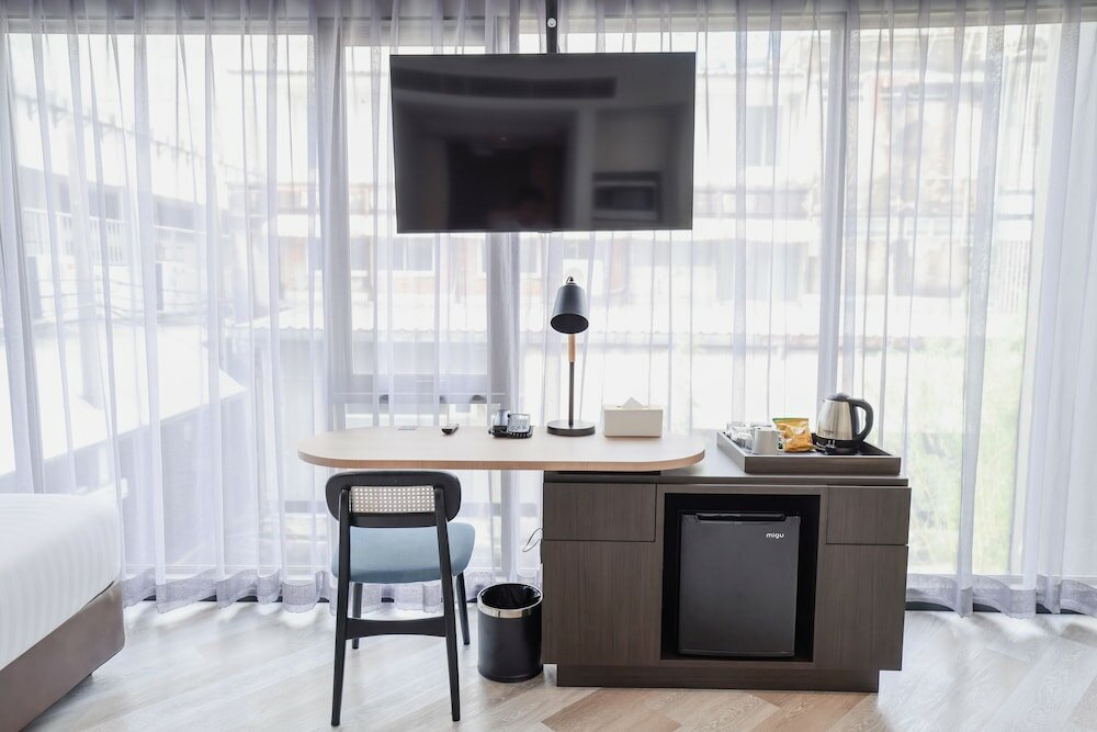 Фото Seekers Finders Rama IV Hotel, SureStay Collection by BW