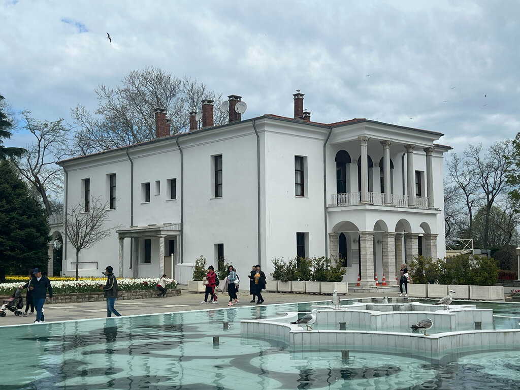 Landmark, attraction White Pavilion, Istanbul, photo
