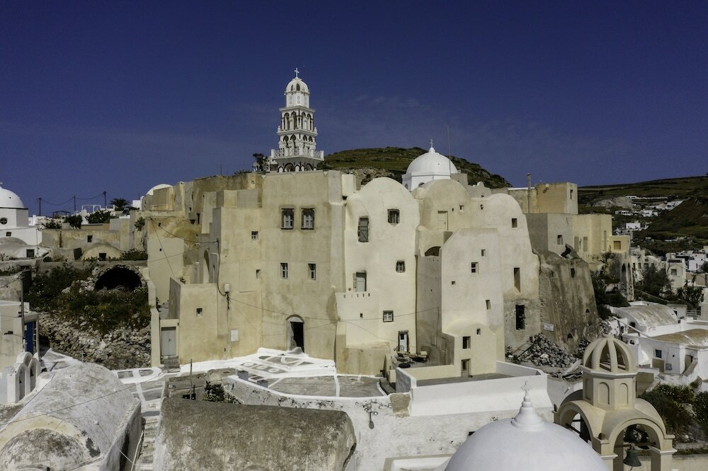 Фото Exi Castle Suites