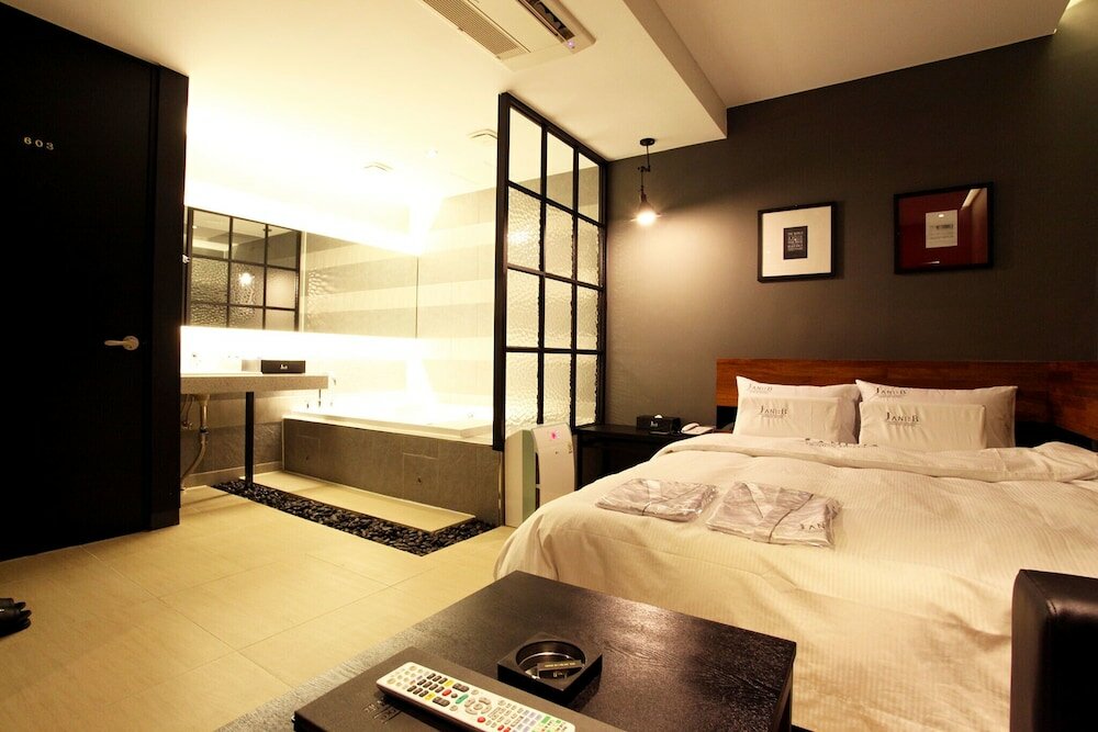 Фото Suwon Gwonseon-dong Jani B Hotel