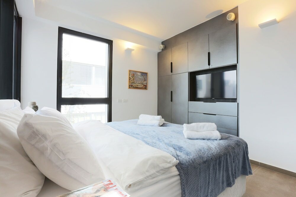 Фото AirTLV - Nes Tziona Luxury by The Sea