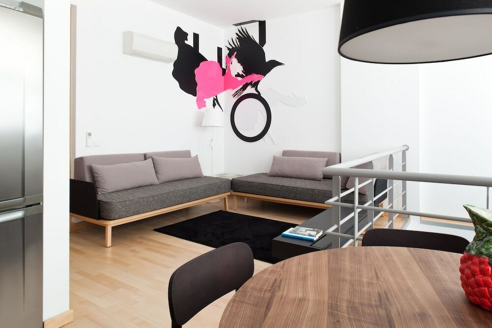 Фото The Lisbonaire Apartments