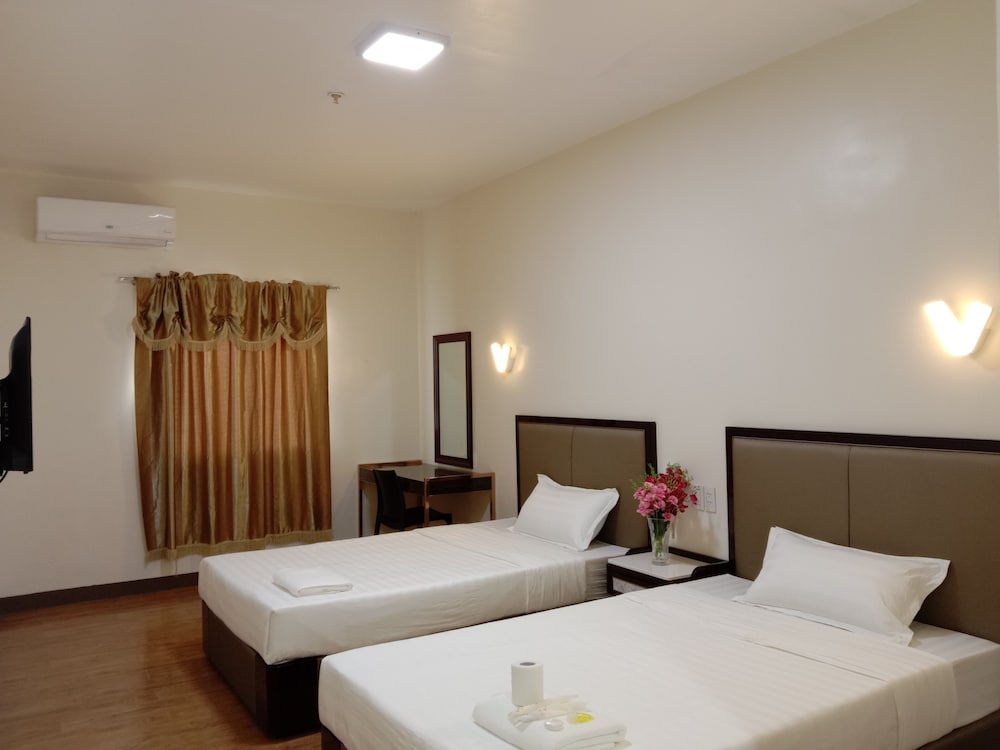 Фото Meaco Royal Hotel- Lucena